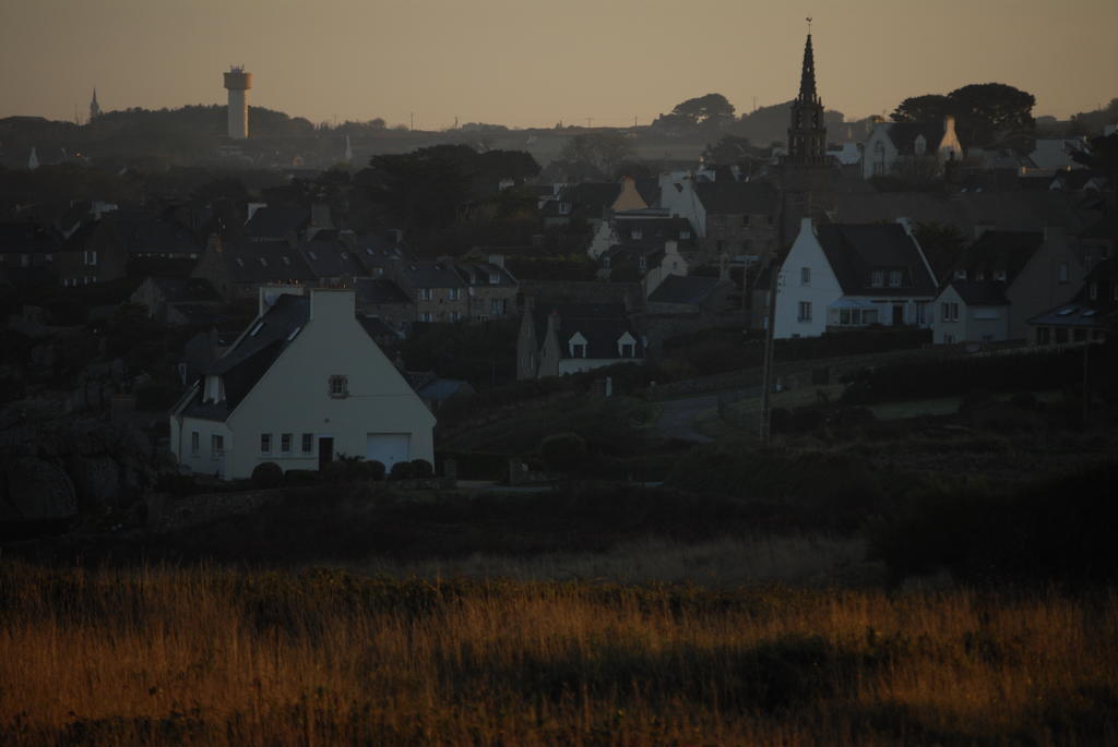 Roulotte Gites O Bien-Etre Massage Spa Sejour Bien-Etre En Hebergement Insolite Roulotte Karantez Ou En Gites Melon Ou Yock A 800 M Des Plages Maison D'Hote Drogou Porspoder Eksteriør bilde